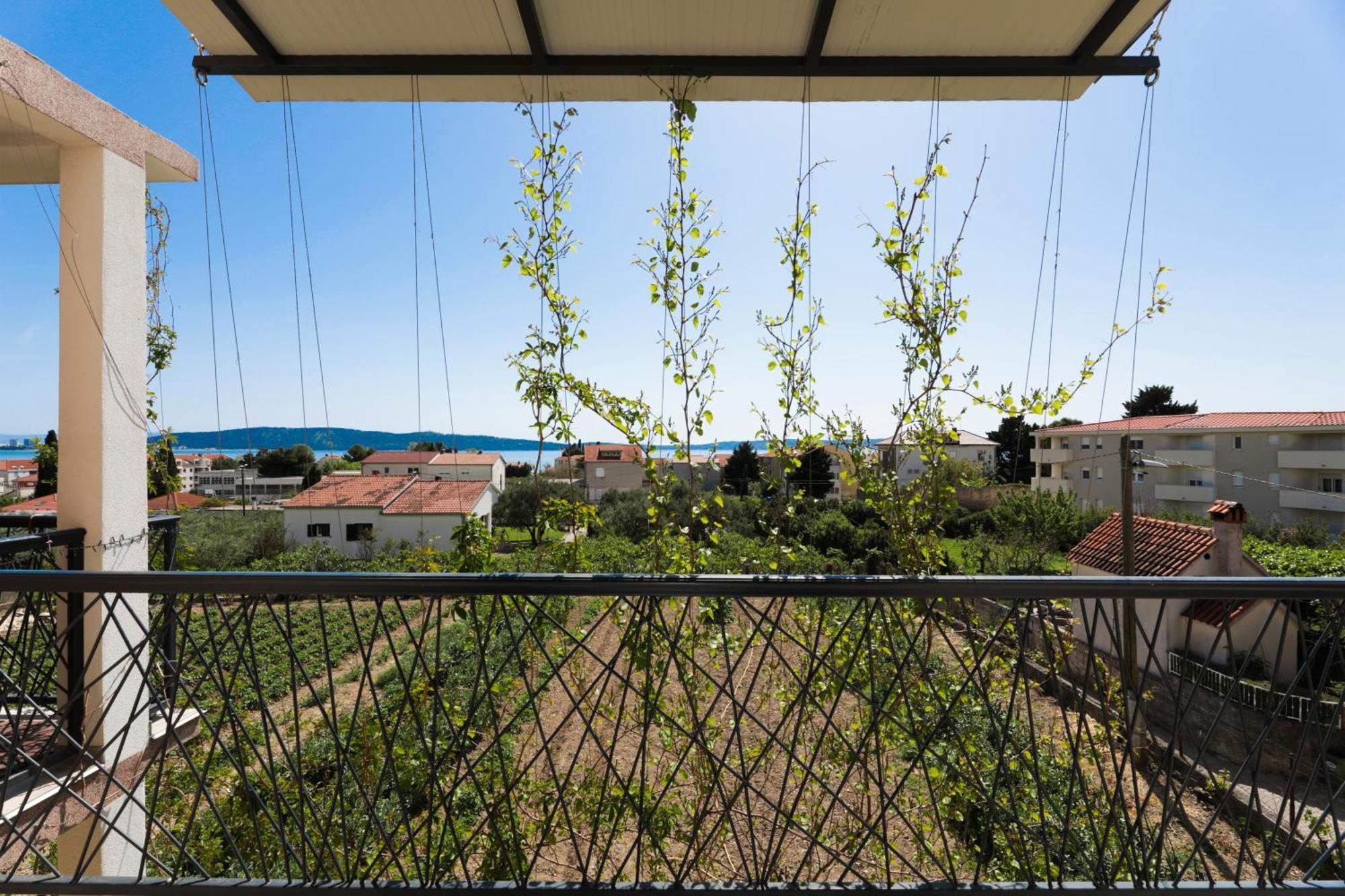 4-Star Apartments Bianco Kastela Bagian luar foto